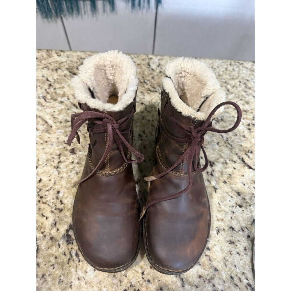 UGG Australia Cove Boots #5136 US 9 Brown Leather Sheepskin Ankle Bootie Boots